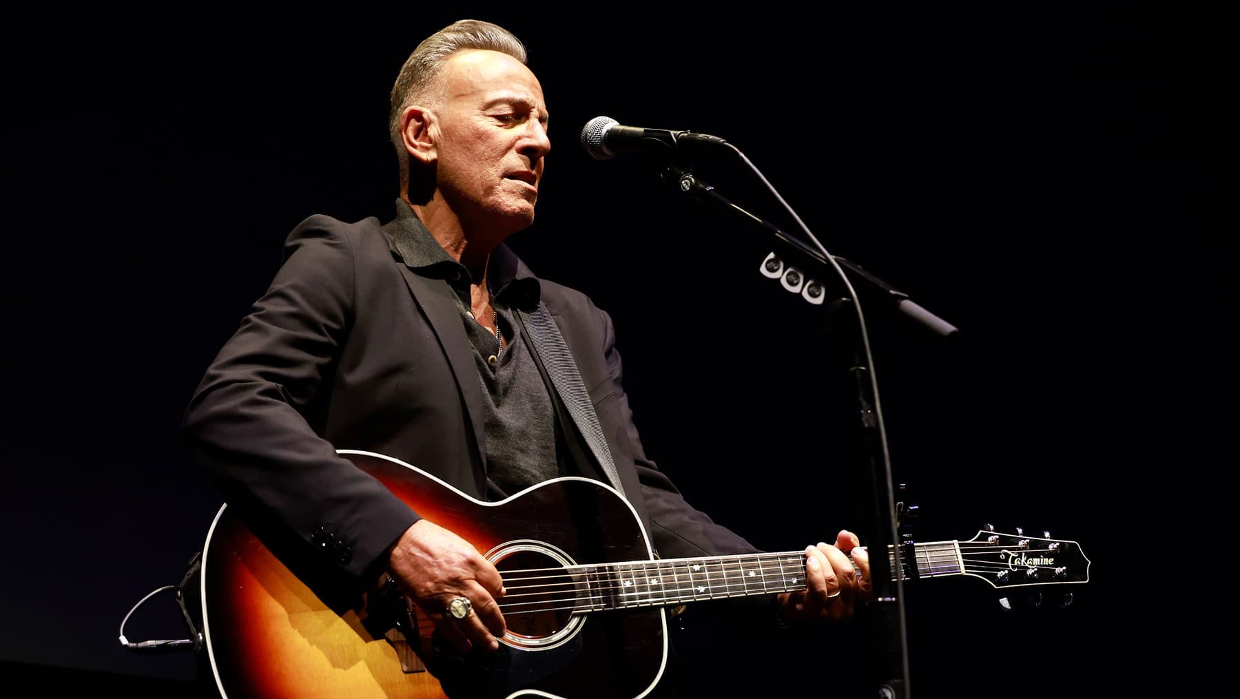 BRUCE SPRINGSTEEN BRINGS THE HEAT: Fire Alarm Can't Stop The Boss!