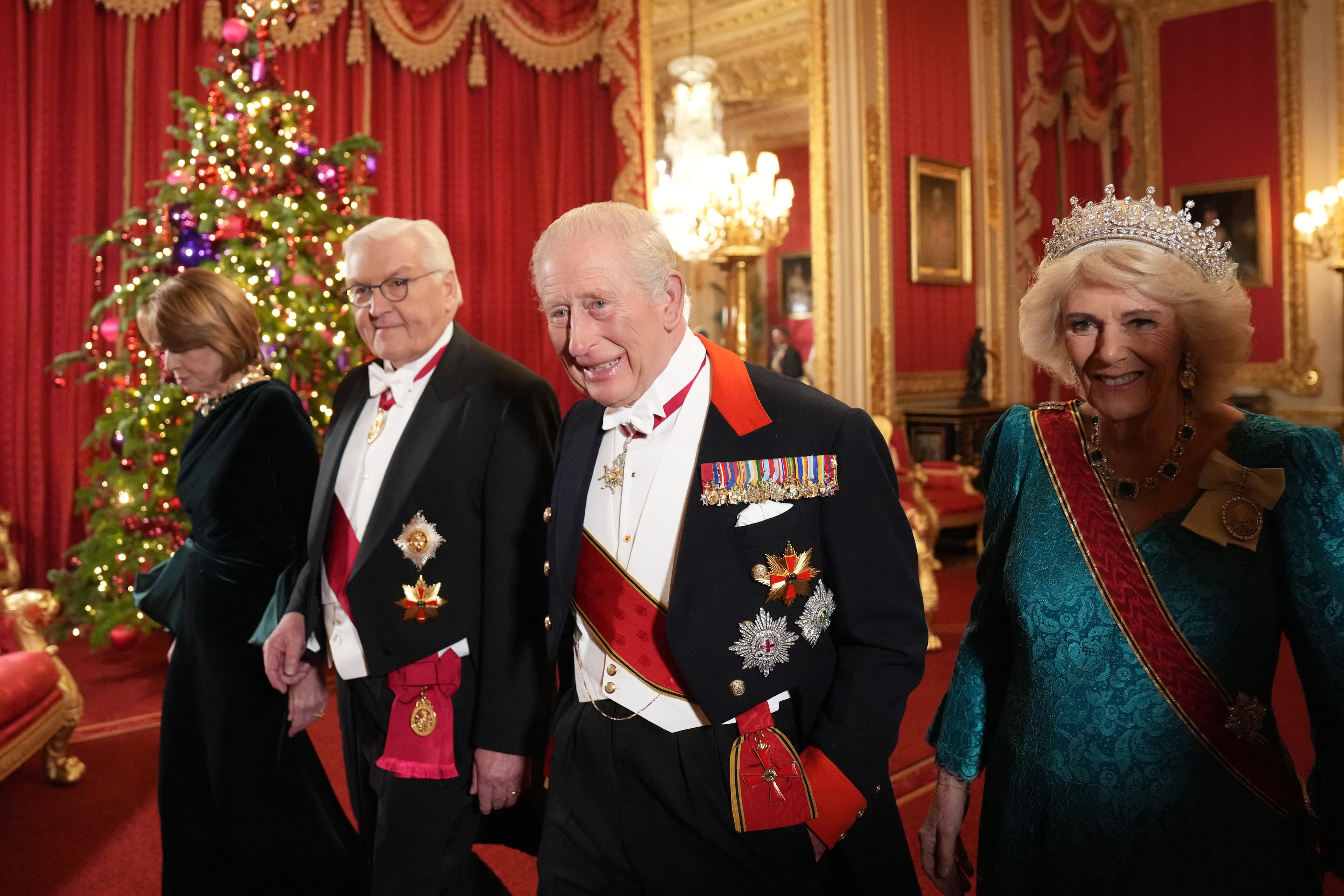 KING CHARLES III'S EMOTIONAL CHRISTMAS WISH: A CALL FOR UNITY AMID PERSONAL TRIALS!