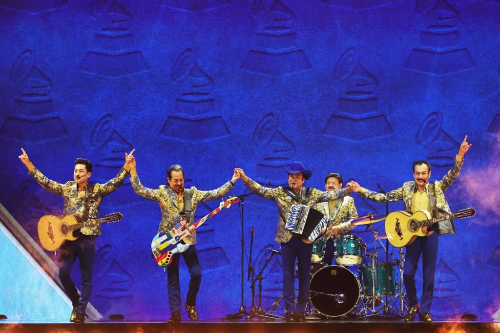 Celebrity news image